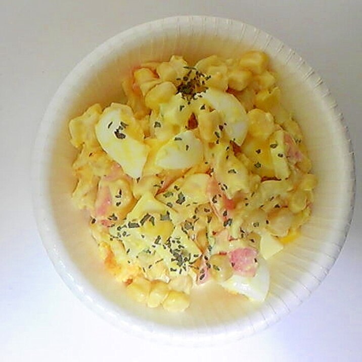 コーンとチーズのマカロニサラダ